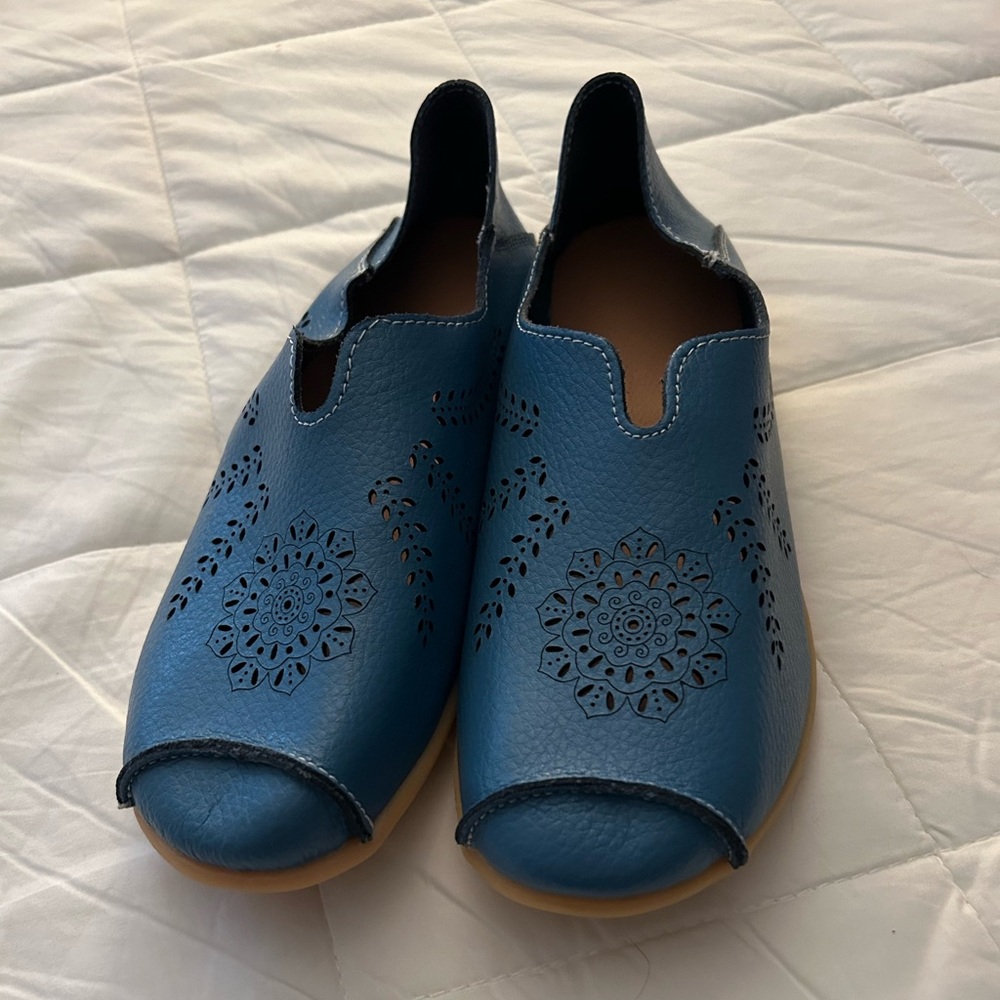 Super-comfy walking shoe